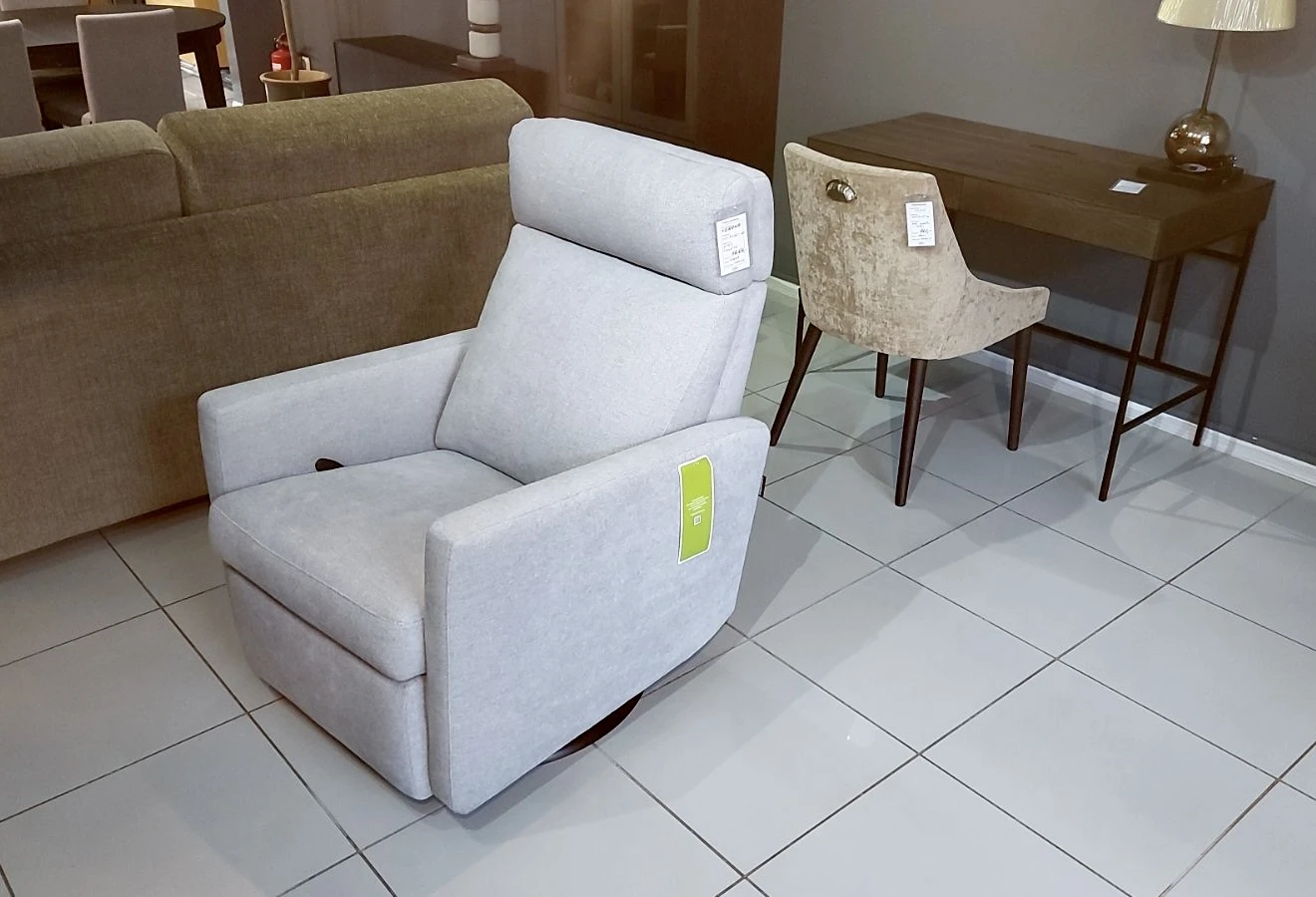 Atlenkiamas fotelis Verona iš ekspozicijos - Image 2