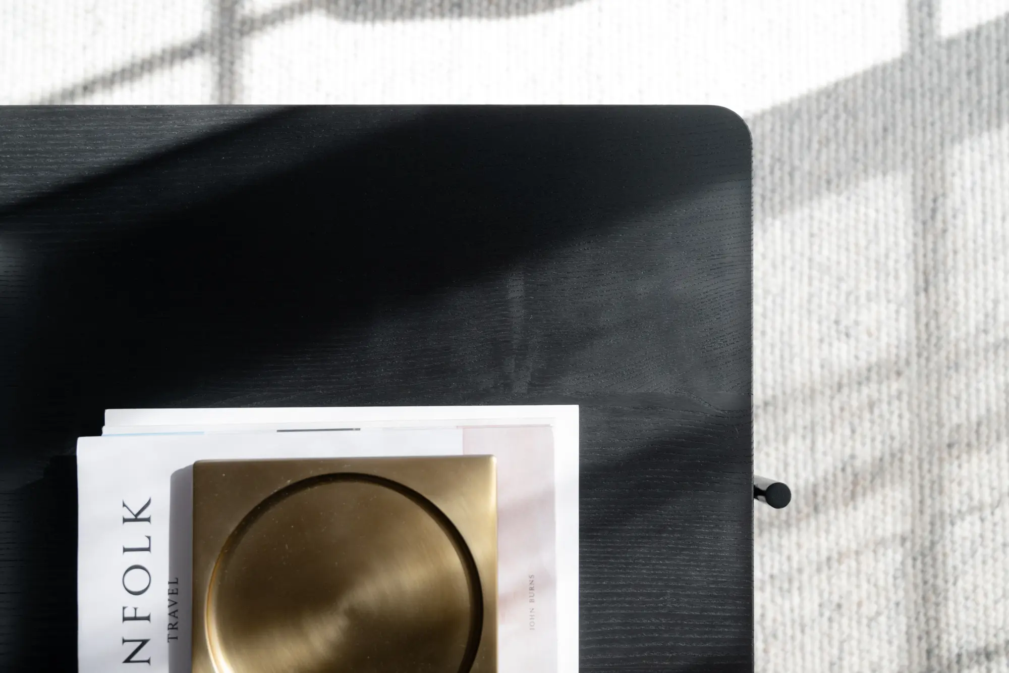 Žurnalinis staliukas Shelton 145x60cm - Image 4