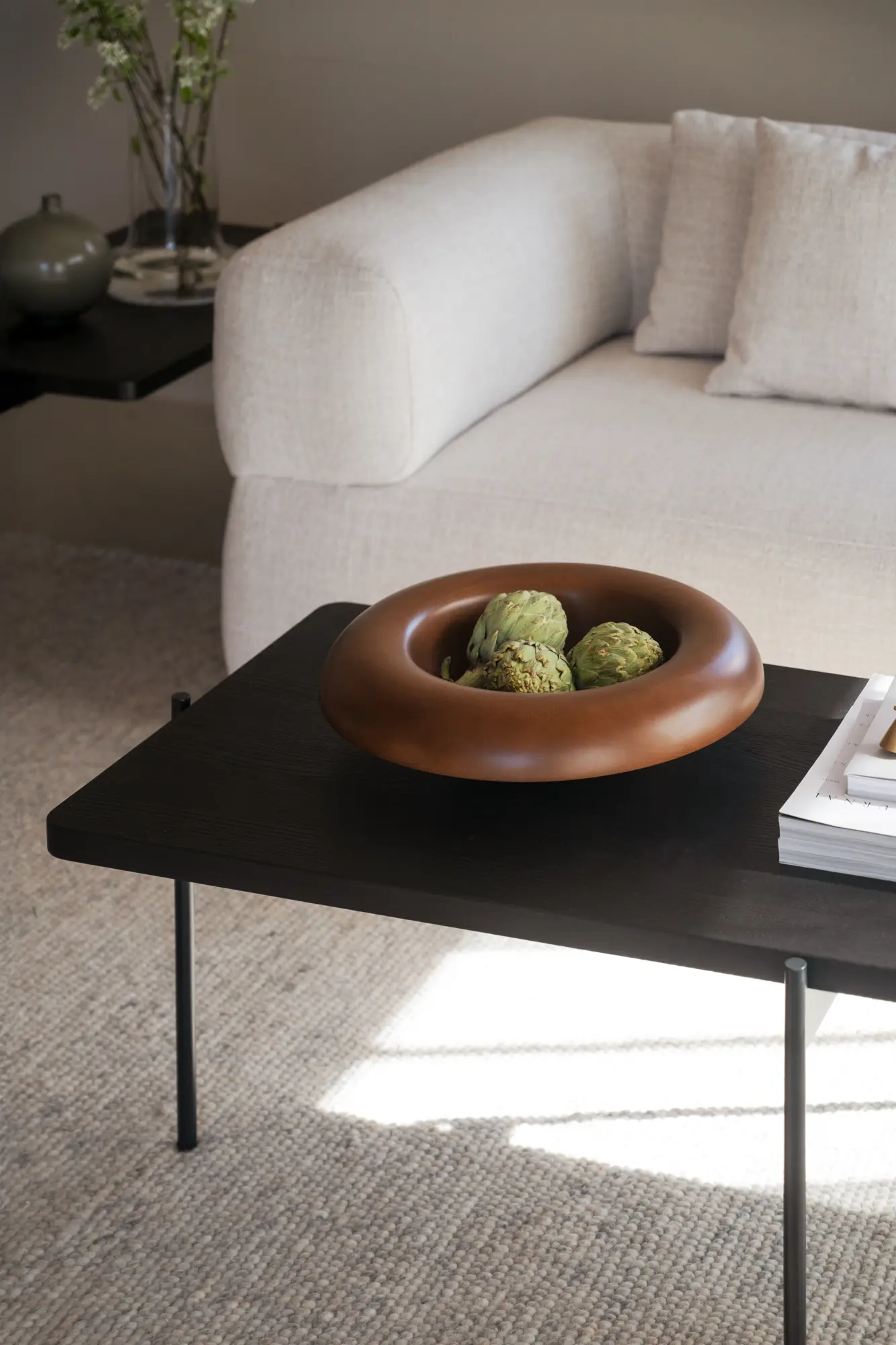 Žurnalinis staliukas Shelton 145x60cm - Image 3