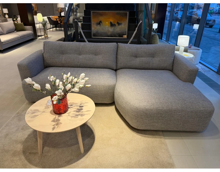 cedar sofa is ekspozicijos