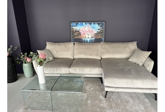 Coral sofa 289x160cm Kauno ekspozicijoje