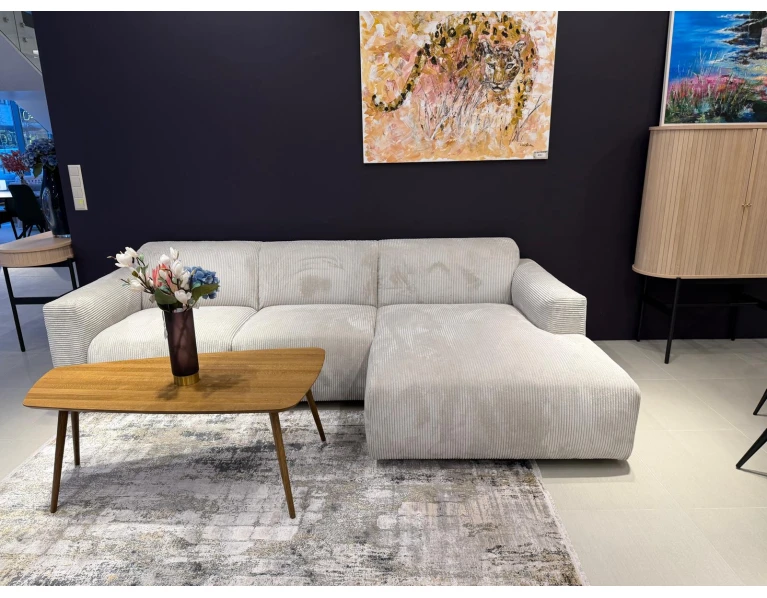 Olos sofa iš ekspozicijos