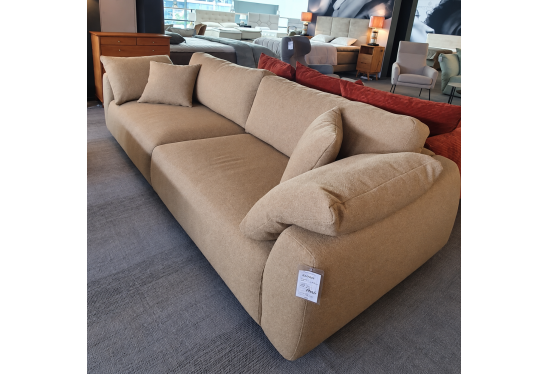 Alternative view of Sofa Eloise 284x110cm iš ekspozicijos